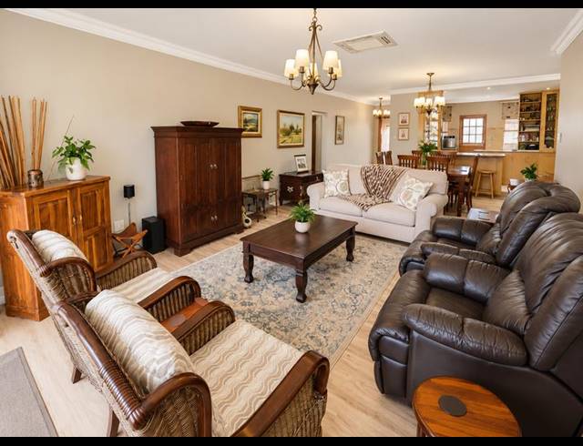 3 BEDROOM TOWNHOUSE FOR SALE IN HELICON HEIGHTS